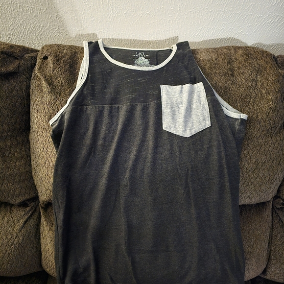Tank top - Picture 3 of 3